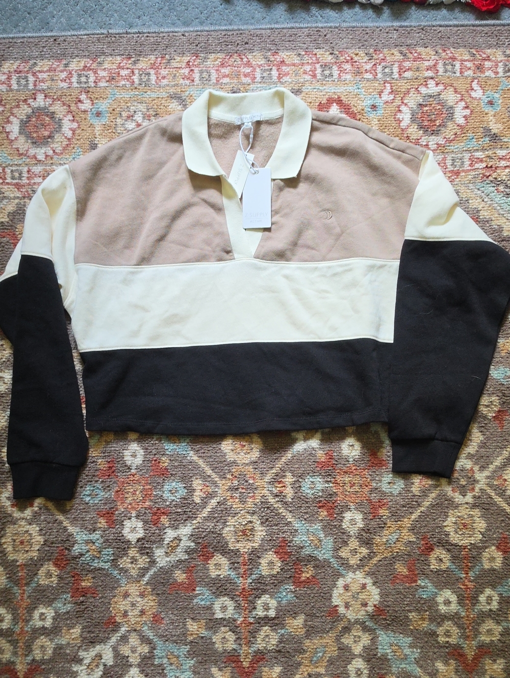 Z Supply/Active Cropped Polo Sweatshirt in Tan, Cream & Black